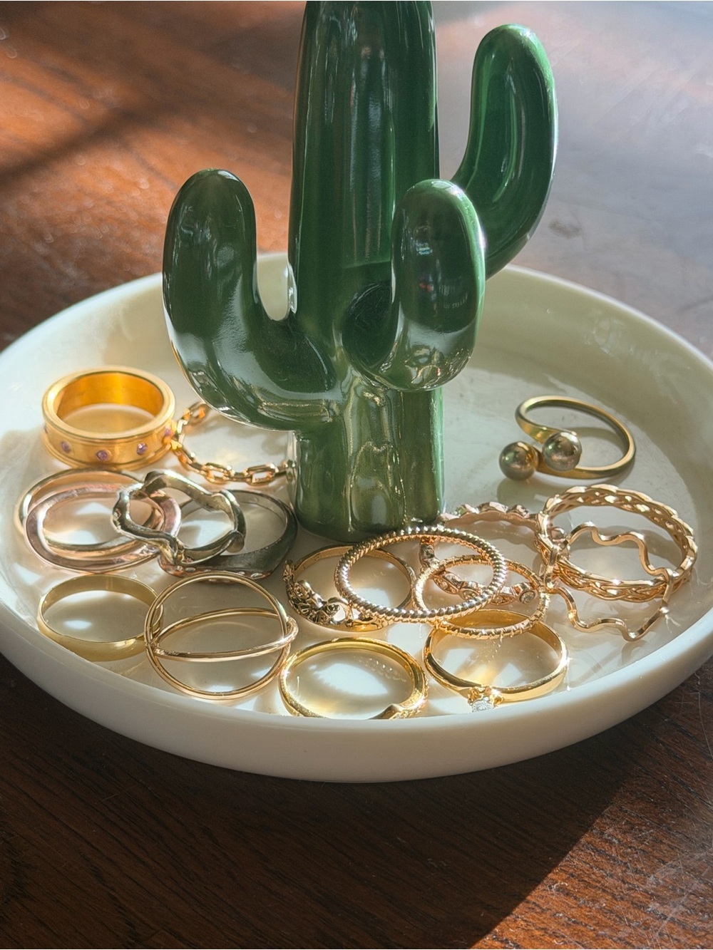 Lot of Gold Tone Stackable Women's Rings - Elegant Everyday Set Size 7.5-8